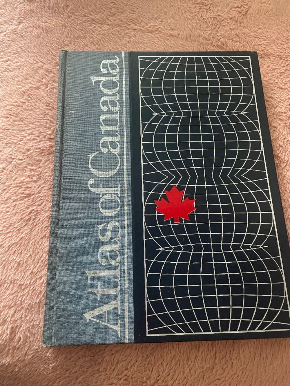 Big and rare book. Atlas of Canada